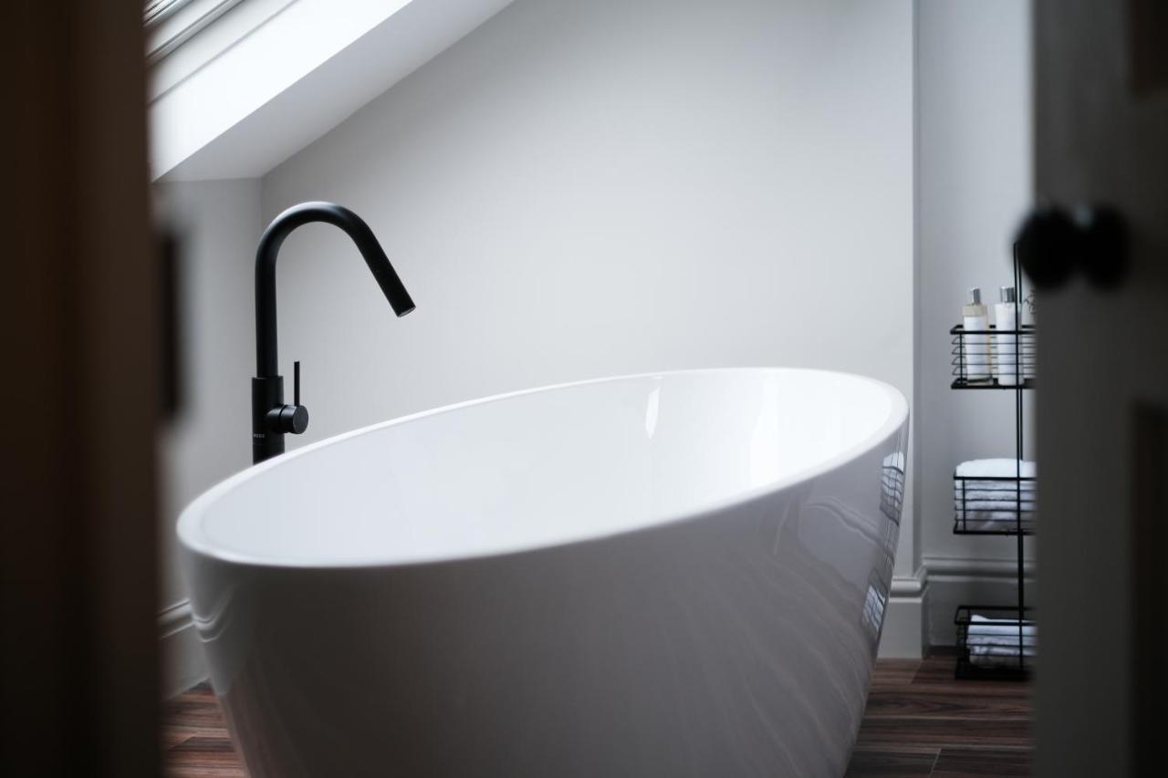 Period Retreat For 6, Explore The Lake District Lancaster Eksteriør bilde